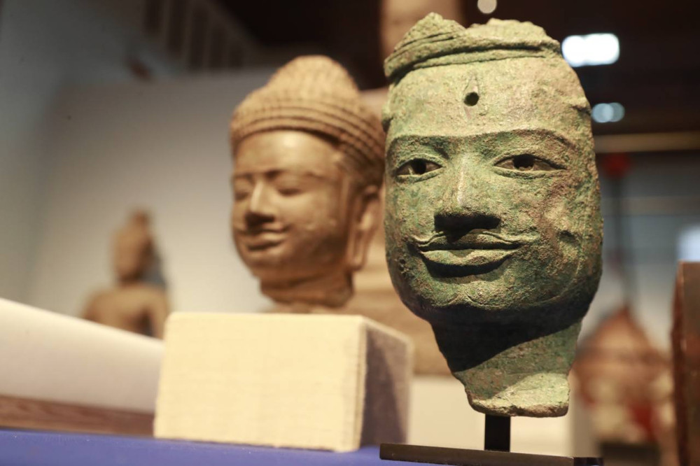 Official Handover of 14 Cambodian Cultural Artifacts from Metropolitan ...